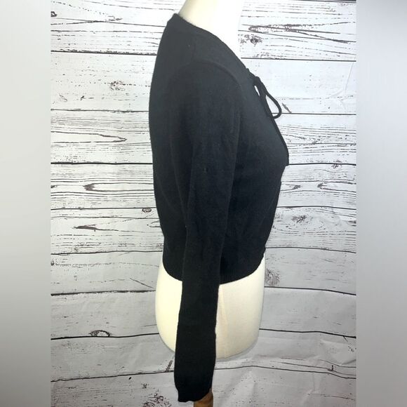 Forever 21 Black Cropped Sweater - Picture 2 of 4